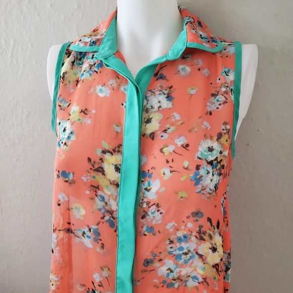 Paper Crane Anthro Sleeveless Peach and Green Floral Top - Picture 4 of 7